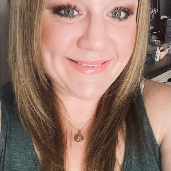 Meet your Posher, Kayley - Picture 3 of 17